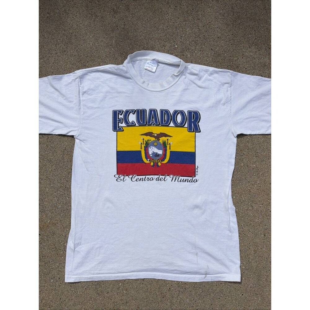 Vintage Le Pays International Ecuador Map El Centro Del Mundo White XL Shirt